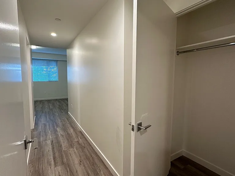 5327 Hermitage Ave — Photo 11