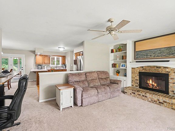 4th image of 10361 Coldwater Rd