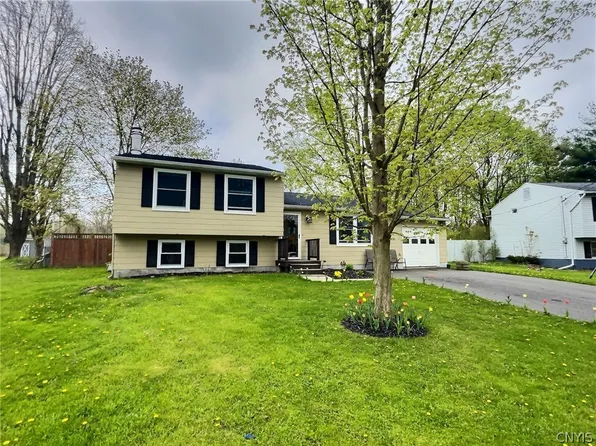 126 Longdale Dr, Liverpool, NY 13090