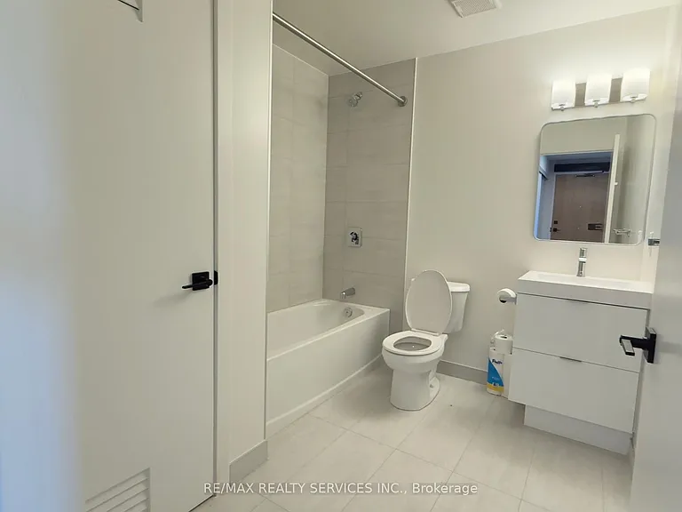 33 Erie Ave #1403 — Photo 23
