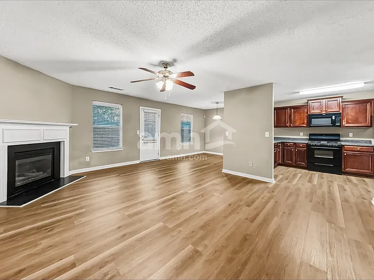 369 Hidden Creek Ln — Photo 8