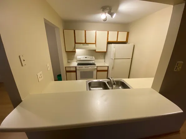1330 Cunat Ct, Lake In The Hills, IL 60156