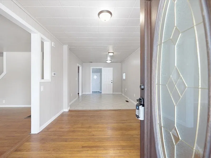 3 bed, 1604 sqft, $1,295 — Photo 2