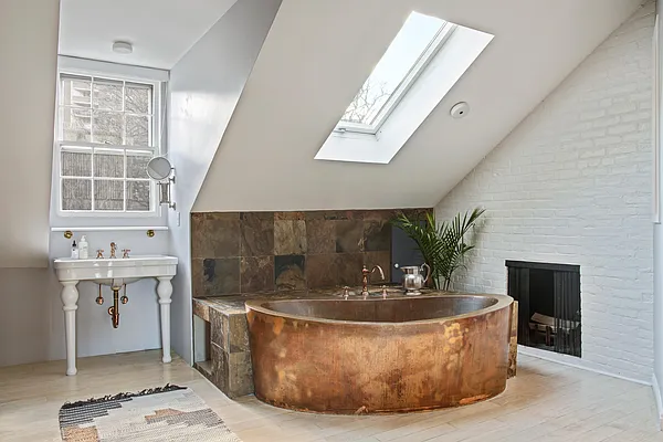 Sold by Compass | media 16