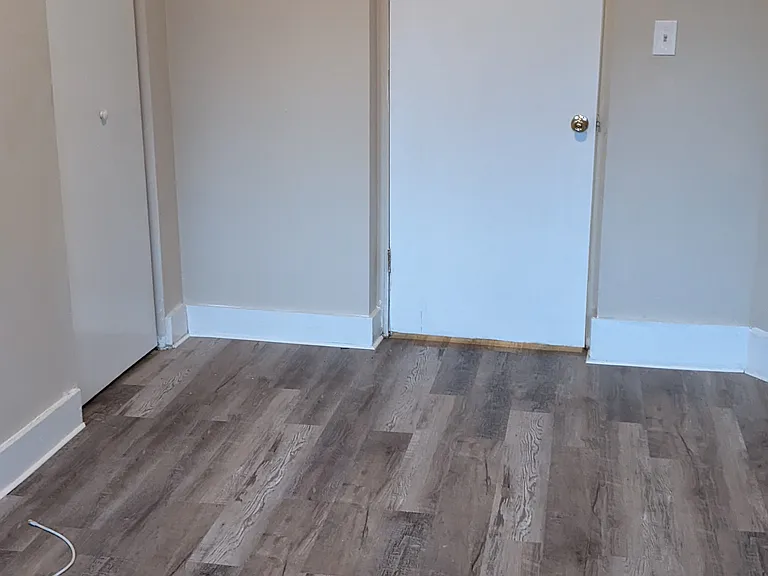 702 Hunterdon St — Photo 4