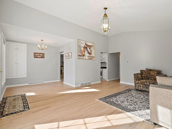 3rd image of 234 Southgate Dr