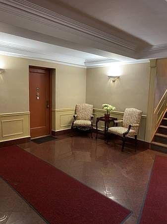 2nd image of 300 S Broadway Floor 1