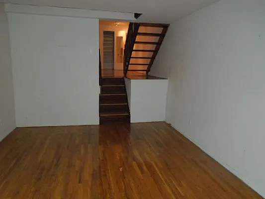 Rented by Ready Group | media 11