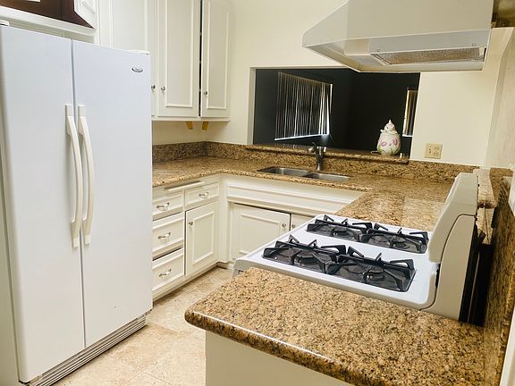 2nd image of 4957 Almayo Ct