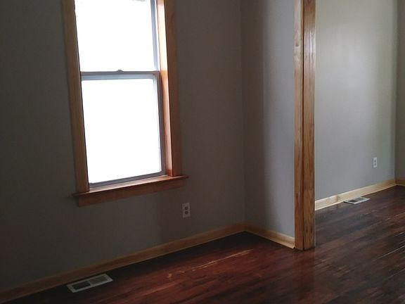 4th image of 8557 S Burnham Ave