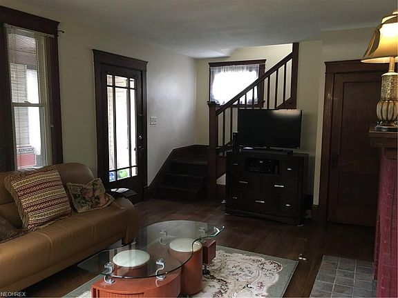 4th image of 1595 Preston Ave