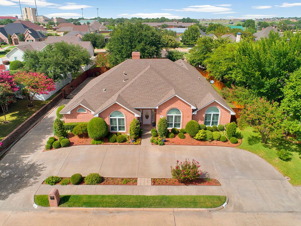 1st image of 104 Mustang Creek Dr