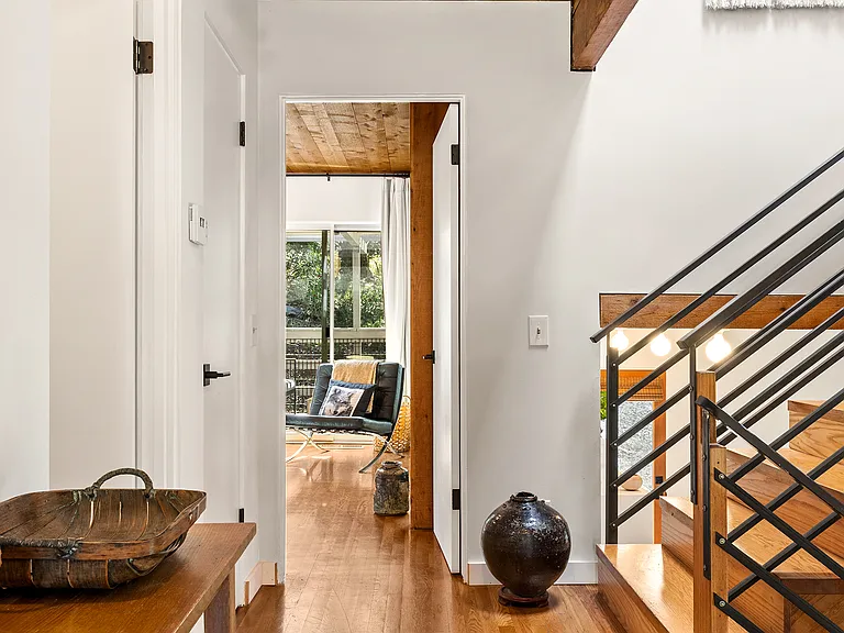 243 Amy Way — Photo 17