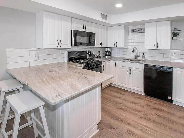 1101 E Brigantine Ave #4 — Photo 5