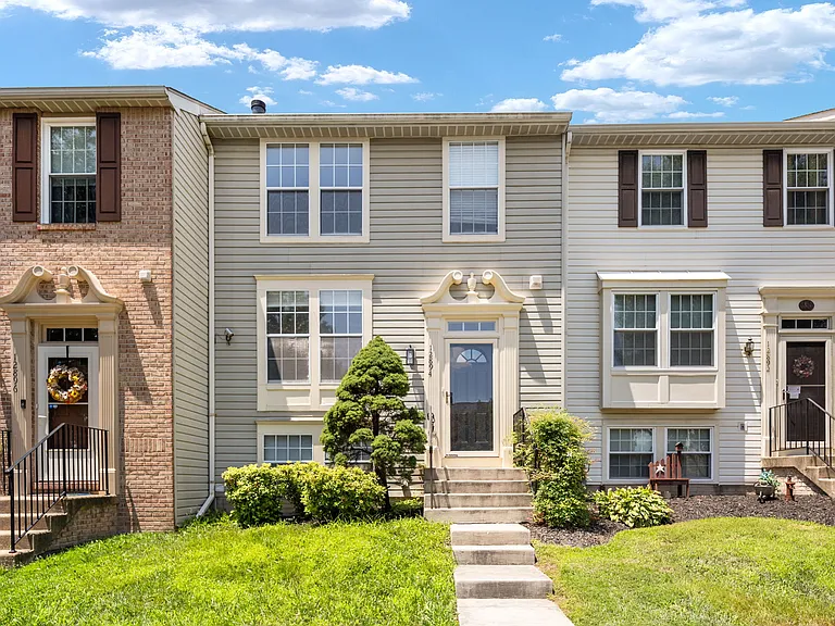 12894 Effingham Ct — Photo 1
