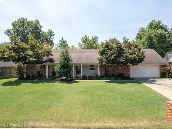 8900 Skypark Dr, Fort Smith, AR 72903