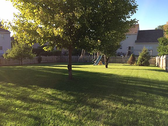 2nd image of 3203 Village Green Dr