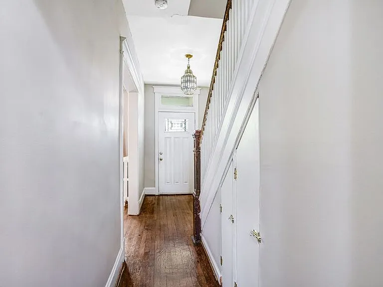 821 Kentucky Ave SE — Photo 6