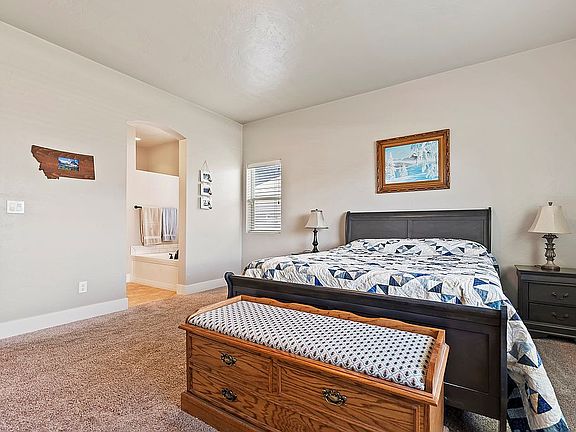 5th image of 4364 N Elisha Ave