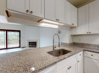 13568 Highland Mews Ct, Herndon, VA 20171