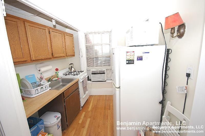 2nd image of 47 W Cedar St APT 5C