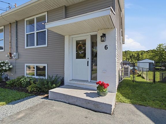 3rd image of 6 Newberry Ct