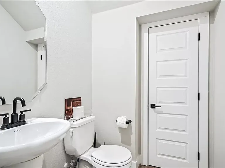 7404 Wynkoop Ct — Photo 18