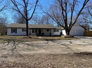706 E Park St, Claremore, OK 74017