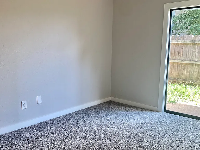 6824 NW Willow Springs Dr — Photo 25