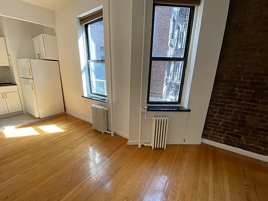 Rented by JM Preston Properties LLC | media 37