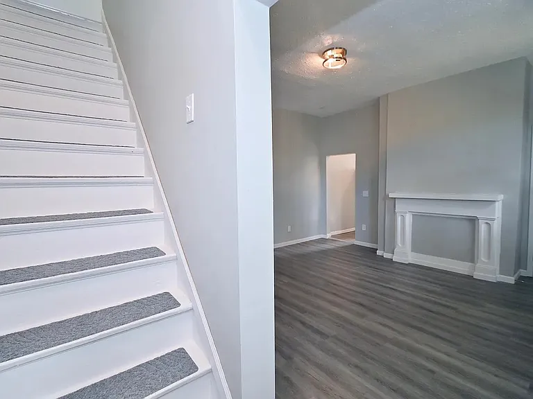 212 Washington Ave — Photo 13