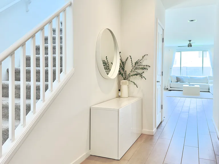 3109 E Louise Dr — Photo 8