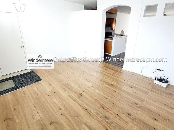 3rd image of 4237 Hedge Ave