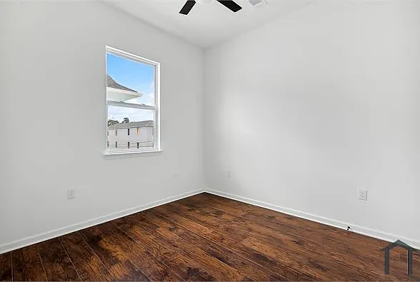 3408 4th St — Photo 6