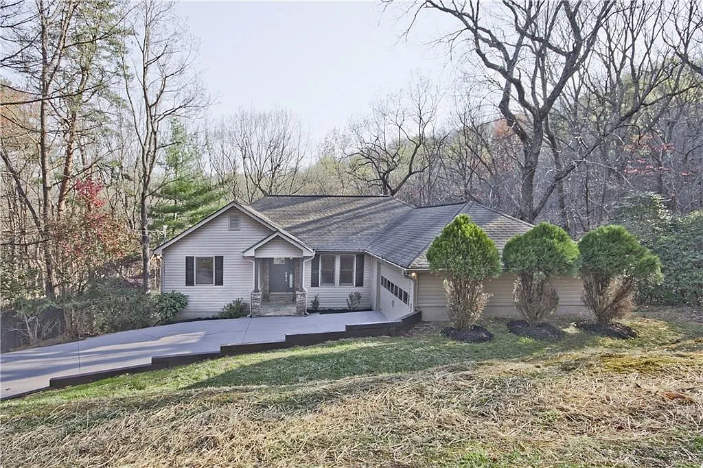 255 Sunset Ct photo 1