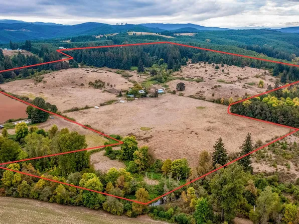 41768 Upper Berlin Dr, Lebanon, OR 97355