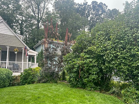 3rd image of 102 E Shore Rd