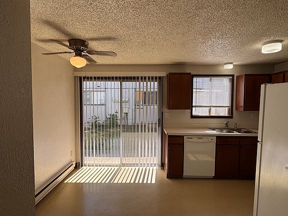 2nd image of 423 Hewitt Ave