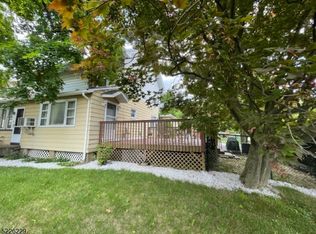 51 Ringwood Ave, Pompton Lakes, NJ 07442