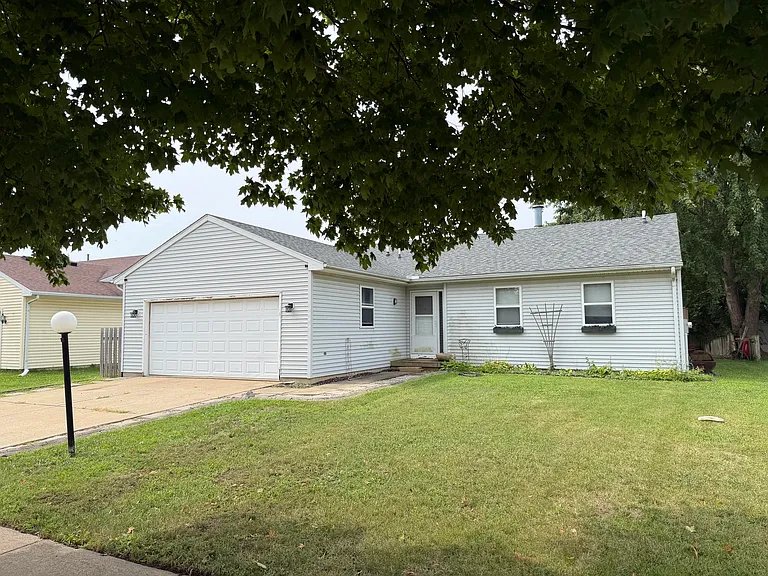 3305 Valerie Dr — Photo 1