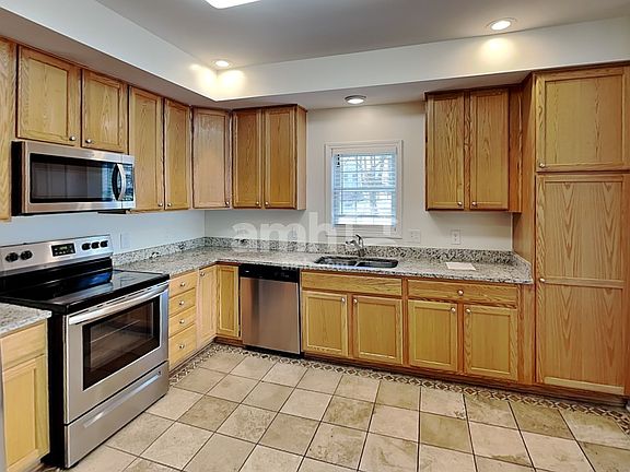3rd image of 1205 Chapmans Retreat Dr