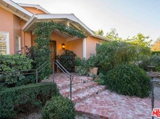 15452 Dickens St, Sherman Oaks, CA 91403