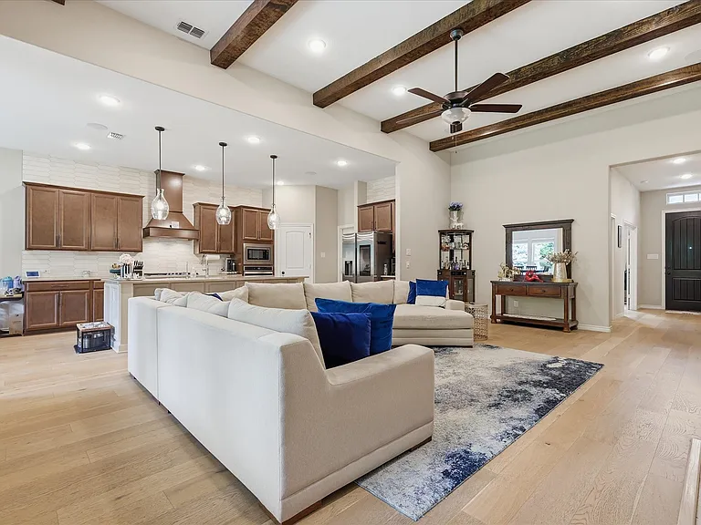 616 Lake Cove Dr — Photo 10