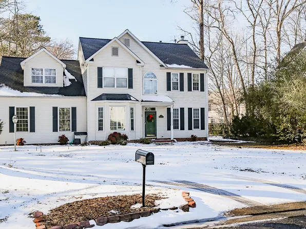 504 Sandcastle Ct, Chesapeake, VA 23320