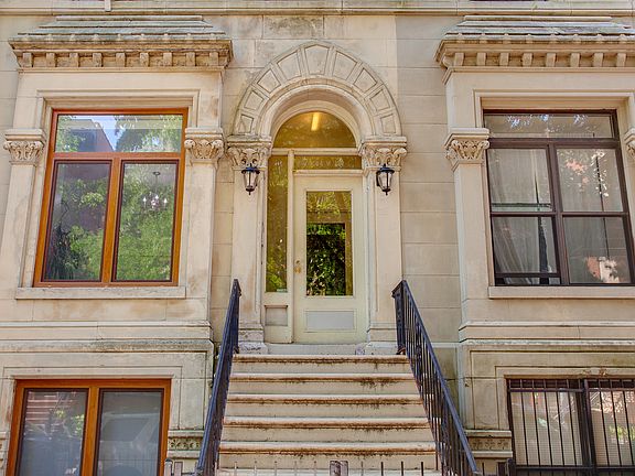 2nd image of 44 W 127th St