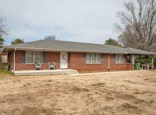 1103 Catalpa St, Tuscumbia, AL 35674