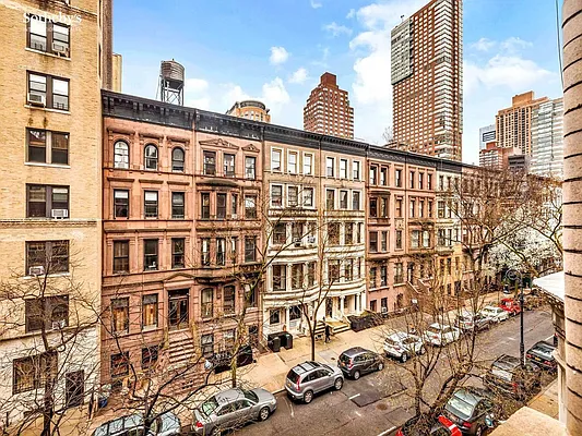 Rented by Sotheby's International Realty | media 22