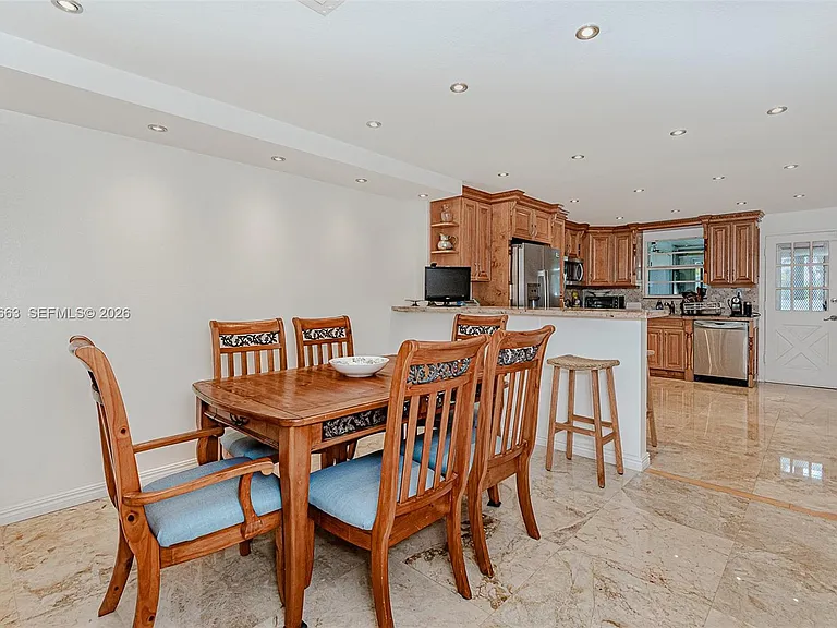 1413 N 15th Ave #8 — Photo 10