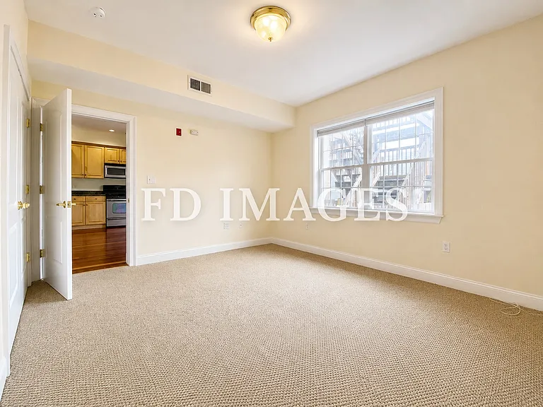 661 Bennington St #2 — Photo 11