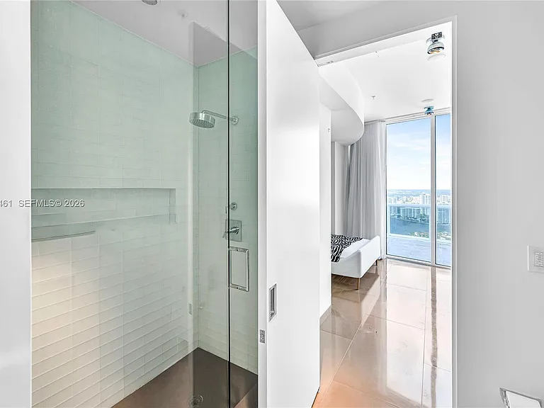 18101 Collins Ave #5509 — Photo 32